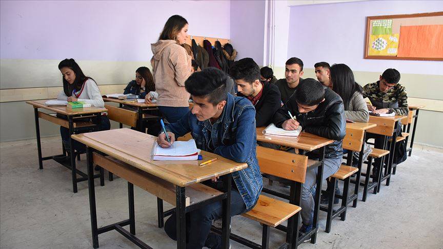 Liseler 2 yıla mı düşüyor? Zorunlu eğitimde 2+2 ve 3+1 modeli gündemde! 3